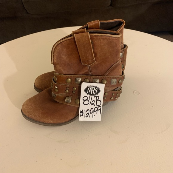 NWT Circle G cognac booties size 8.5 - Picture 2 of 3